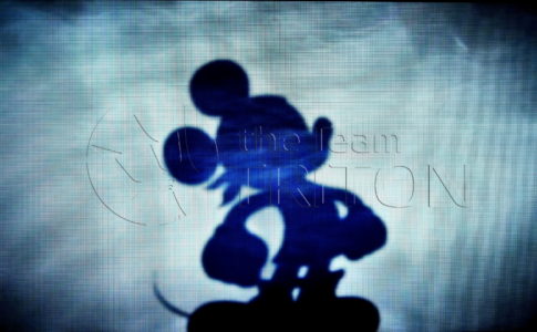 pirates-deck-party-mickey- silhouette