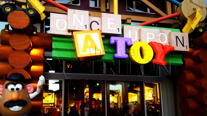 DS-once-upon-a-toy-entrance-exterior-001