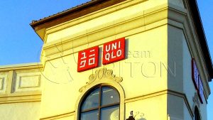 DS- Uniqlo exterior signboard