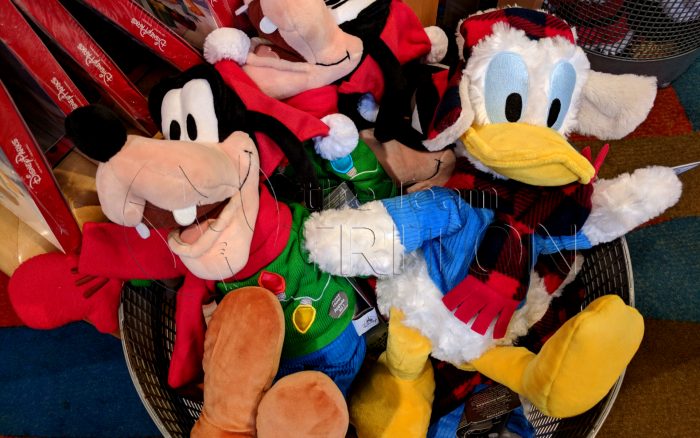 Xmas-Merchandise-Toys-Plush-Donald-Goofy-001